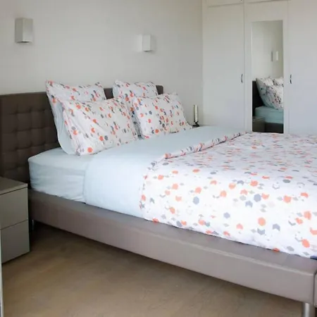 2 Bedroom With Balcony Near Eiffel Tower And Invalides * Париж