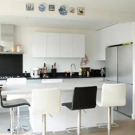 Апартаменты 2 Bedroom With Balcony Near Eiffel Tower And Invalides