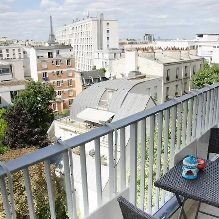 Апартаменты 2 Bedroom With Balcony Near Eiffel Tower And Invalides *