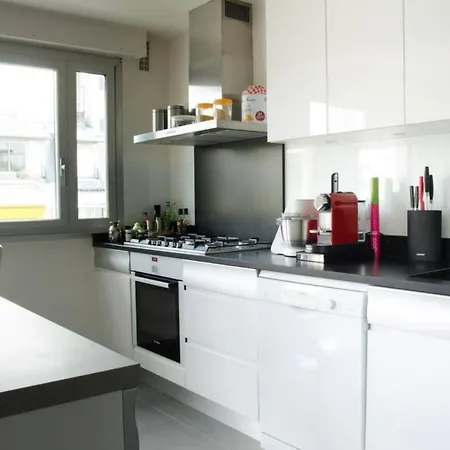 Апартаменты 2 Bedroom With Balcony Near Eiffel Tower And Invalides Париж